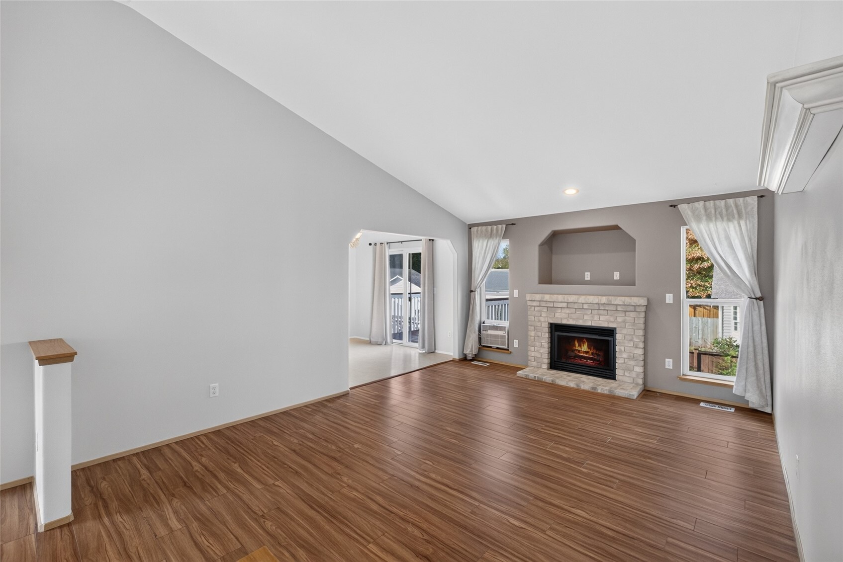 12924 95th Avenue Ct E, Puyallup, WA 98373-9176, photo 2 of 35