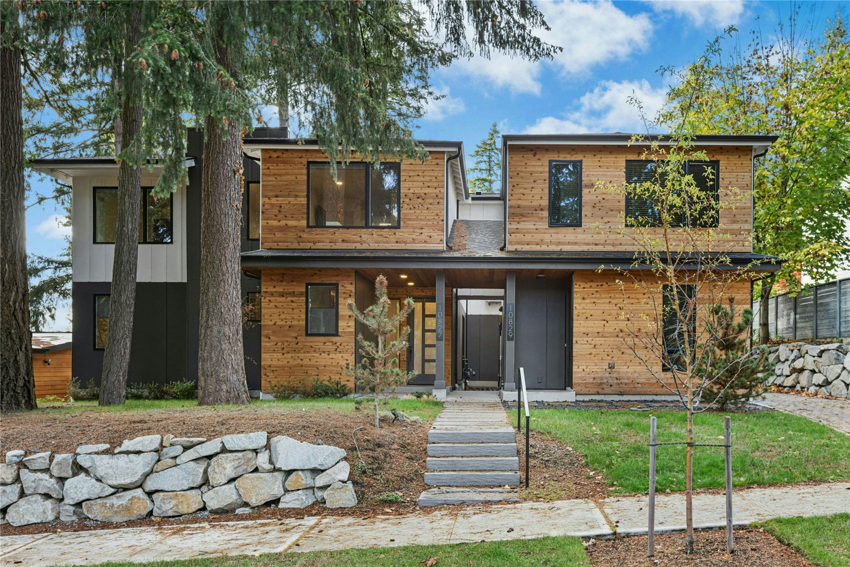 10827 104th Avenue NE, Kirkland, WA 98033, photo 2 of 21