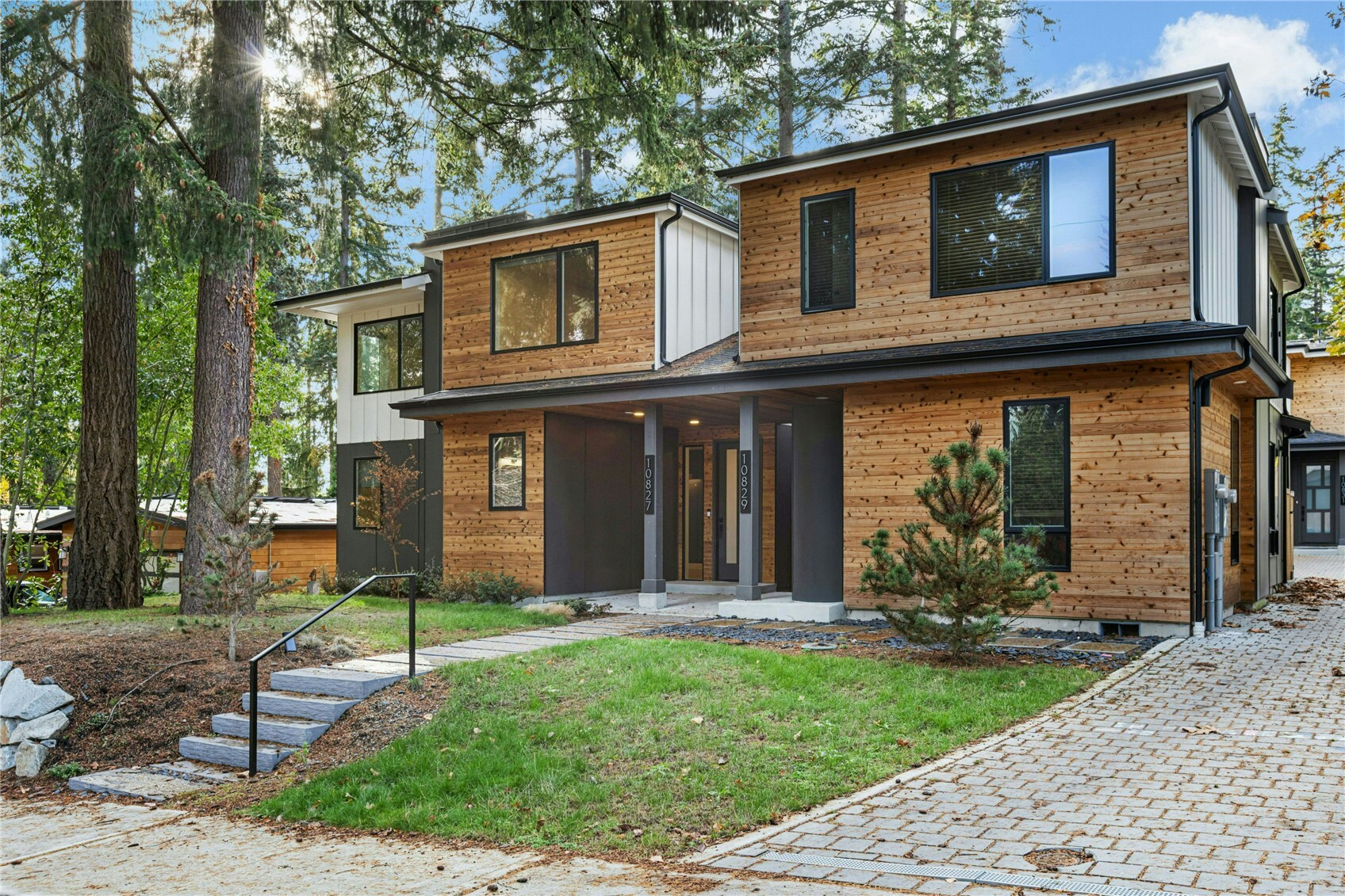 10827 104th Avenue NE, Kirkland, WA 98033, photo 3 of 21